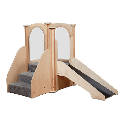 Aire de jeux avec toboggan