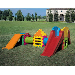 Grand aire de jeux cubique avec double toboggan