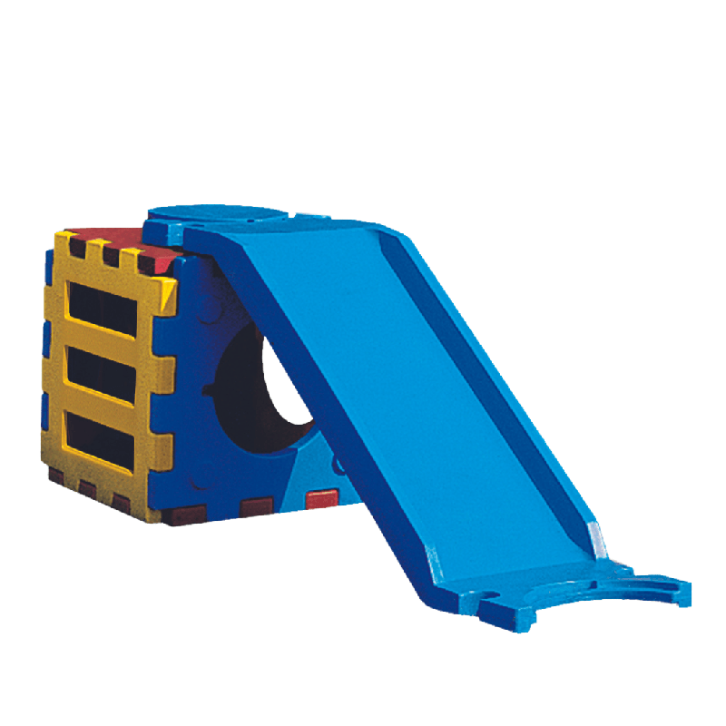 Aire de jeux toboggan avec cube échelle