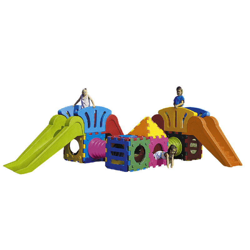 Aire de jeux cubique avec 2 grands toboggans
