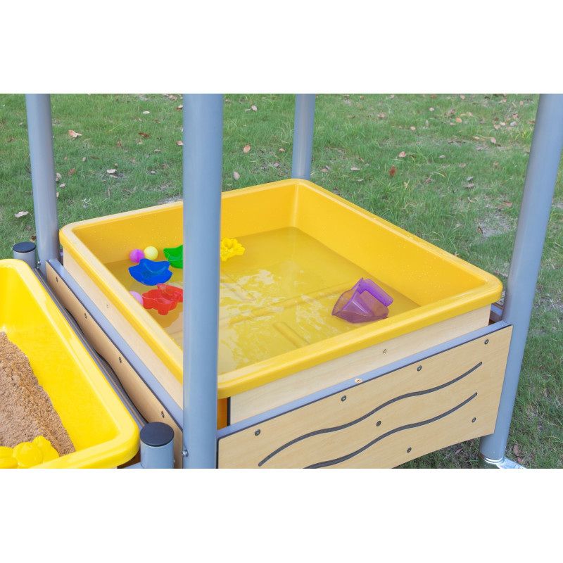 Mobile Mud Table with pointed Roof