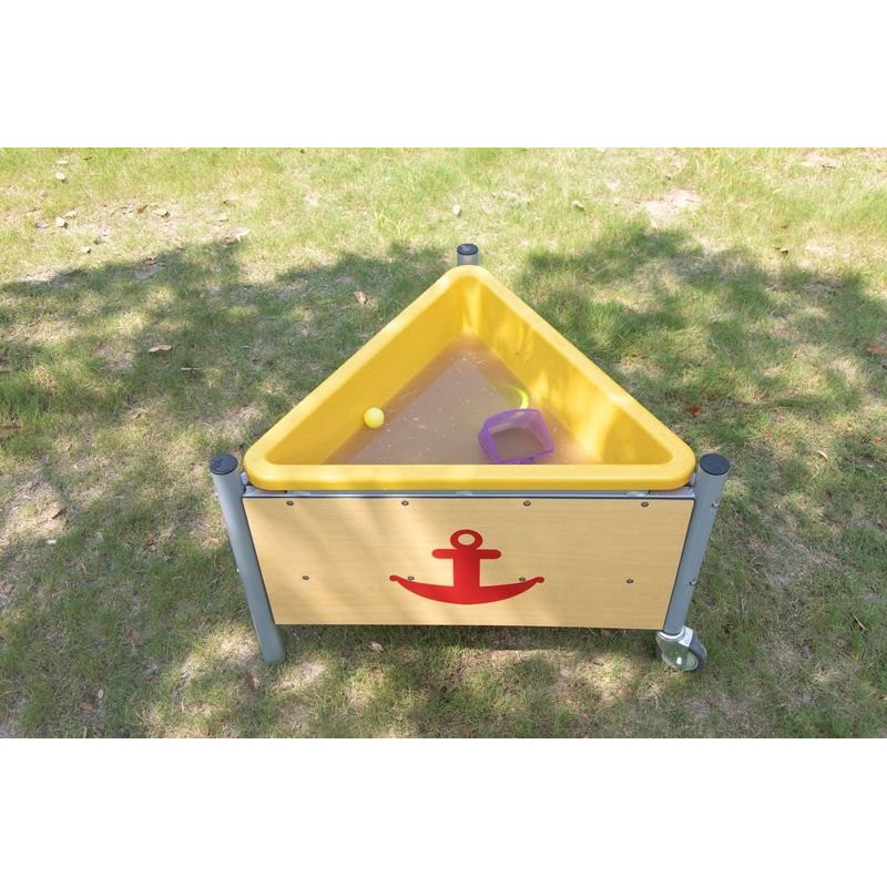 Mobile Mud Table. triangular