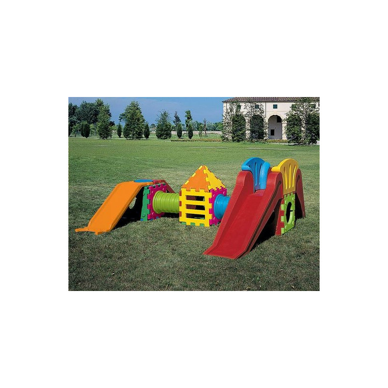 Grand aire de jeux cubique avec double toboggan