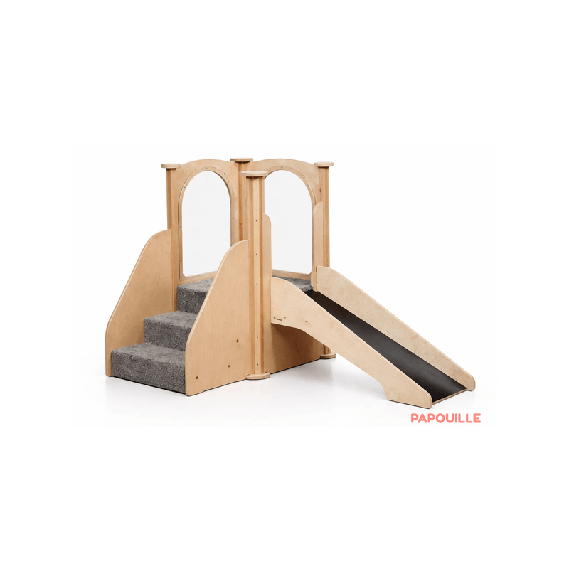 Aire de jeux avec toboggan