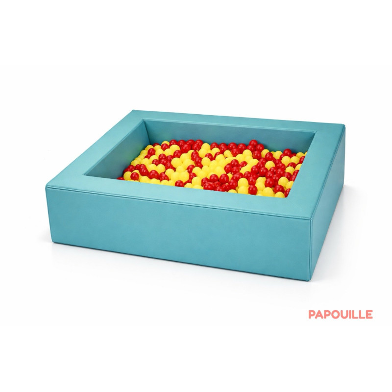 Piscine à balles pour séance de psychomotricité en crèche